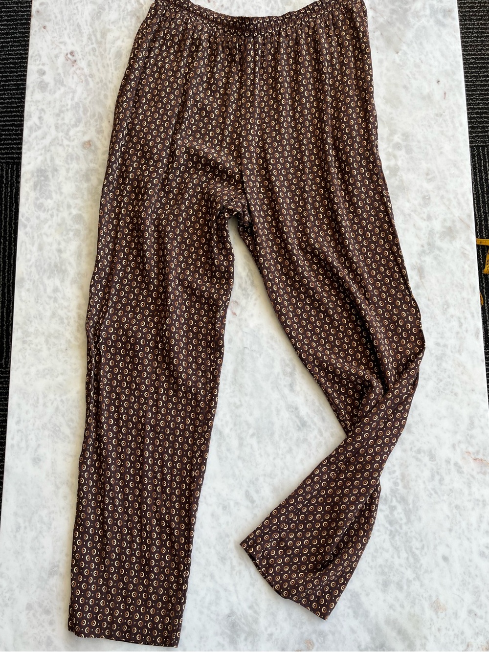 90’s Coldwater Creek Brown Printed Elastic-Waist Pants, slight taper at ankle